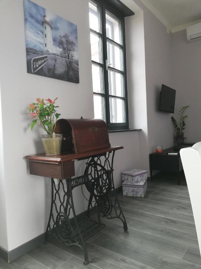 Gray Pearl Apartment Пула Екстериор снимка