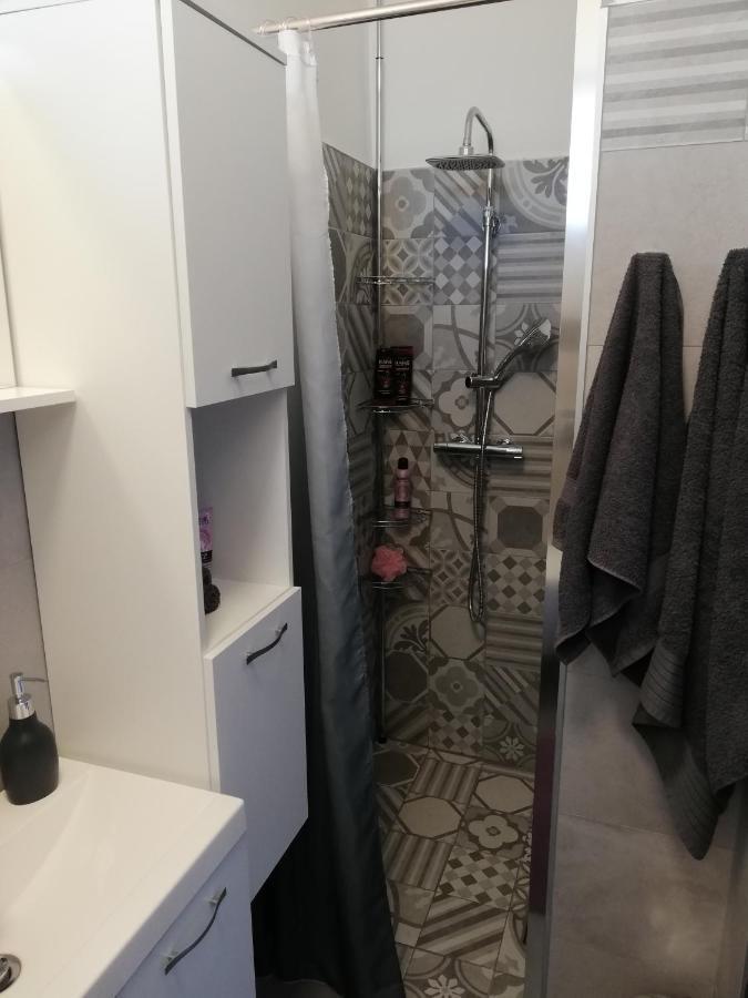 Gray Pearl Apartment Пула Екстериор снимка