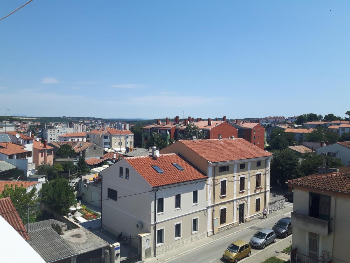 Gray Pearl Apartment Пула Екстериор снимка