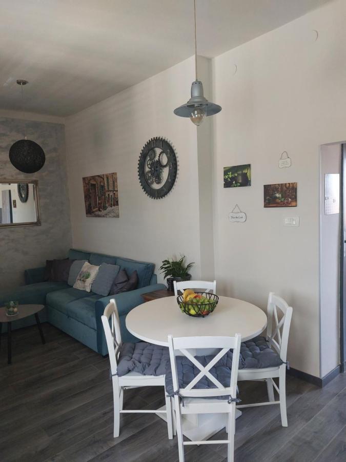 Gray Pearl Apartment Пула Екстериор снимка